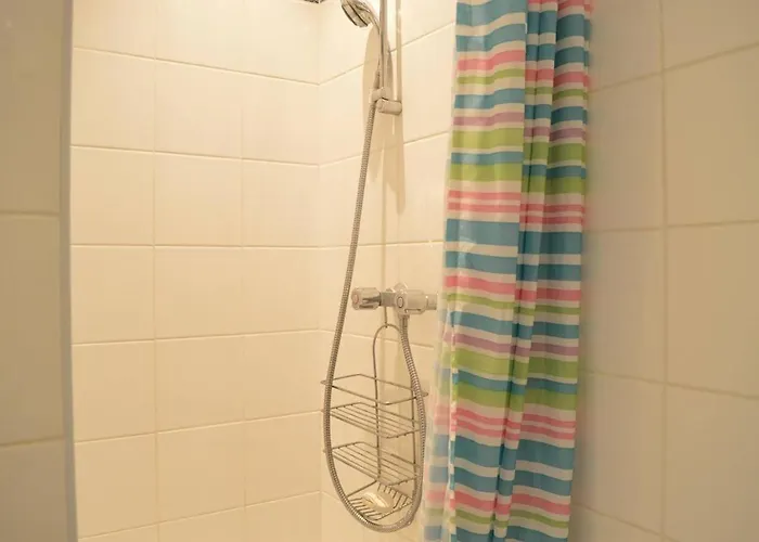 4 Pieces 5 Couchages Sur Bn250-001